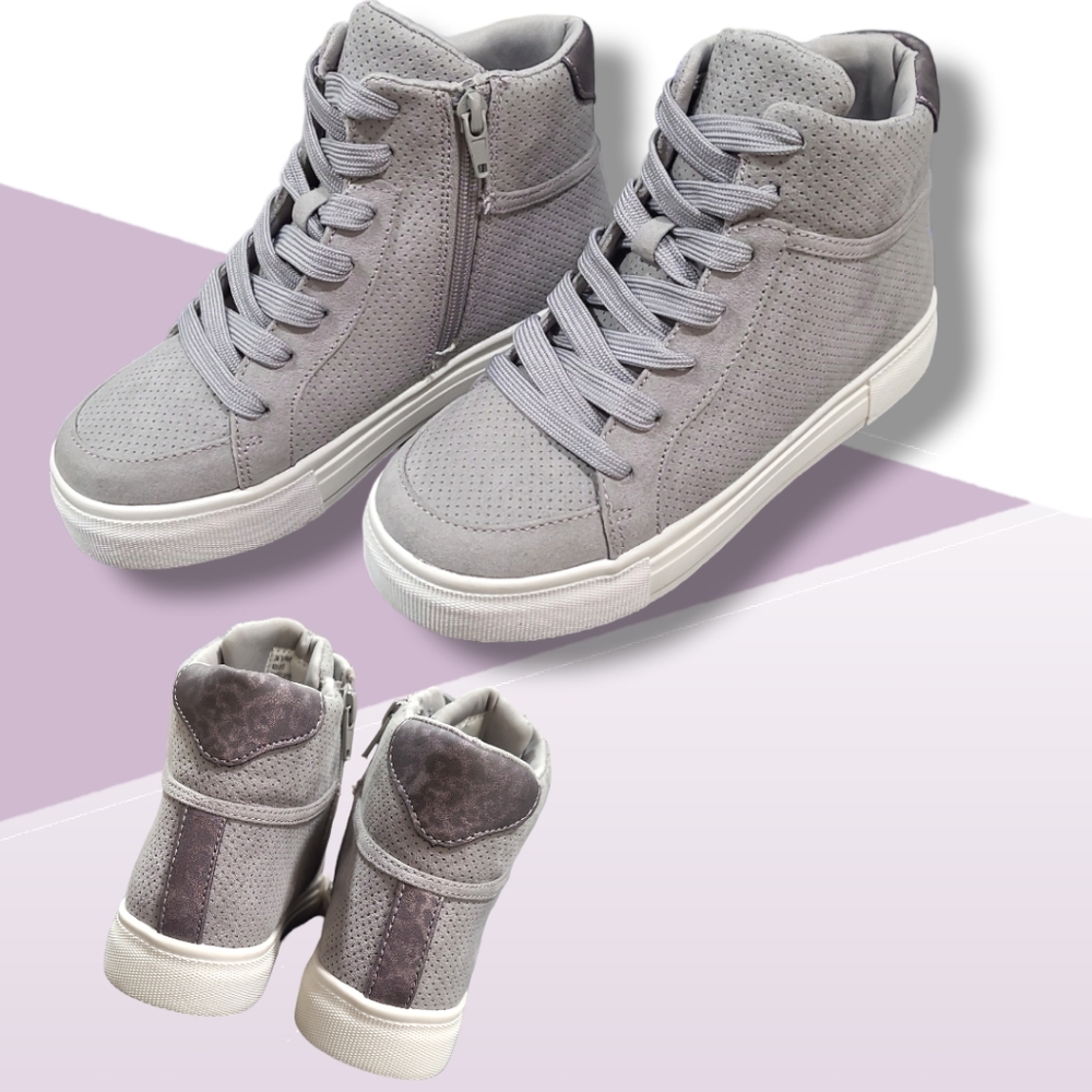 NWOT Girls Fashion Casual Sneakers Size 3